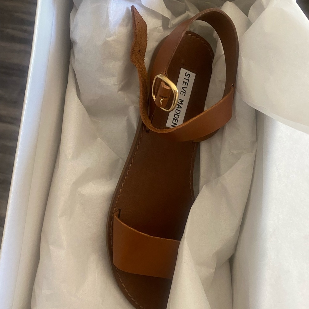 Donddi Steve Madden Tan Sandals Size 6